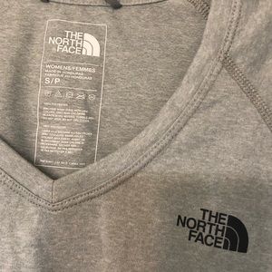 The Northface vneck T-shirt